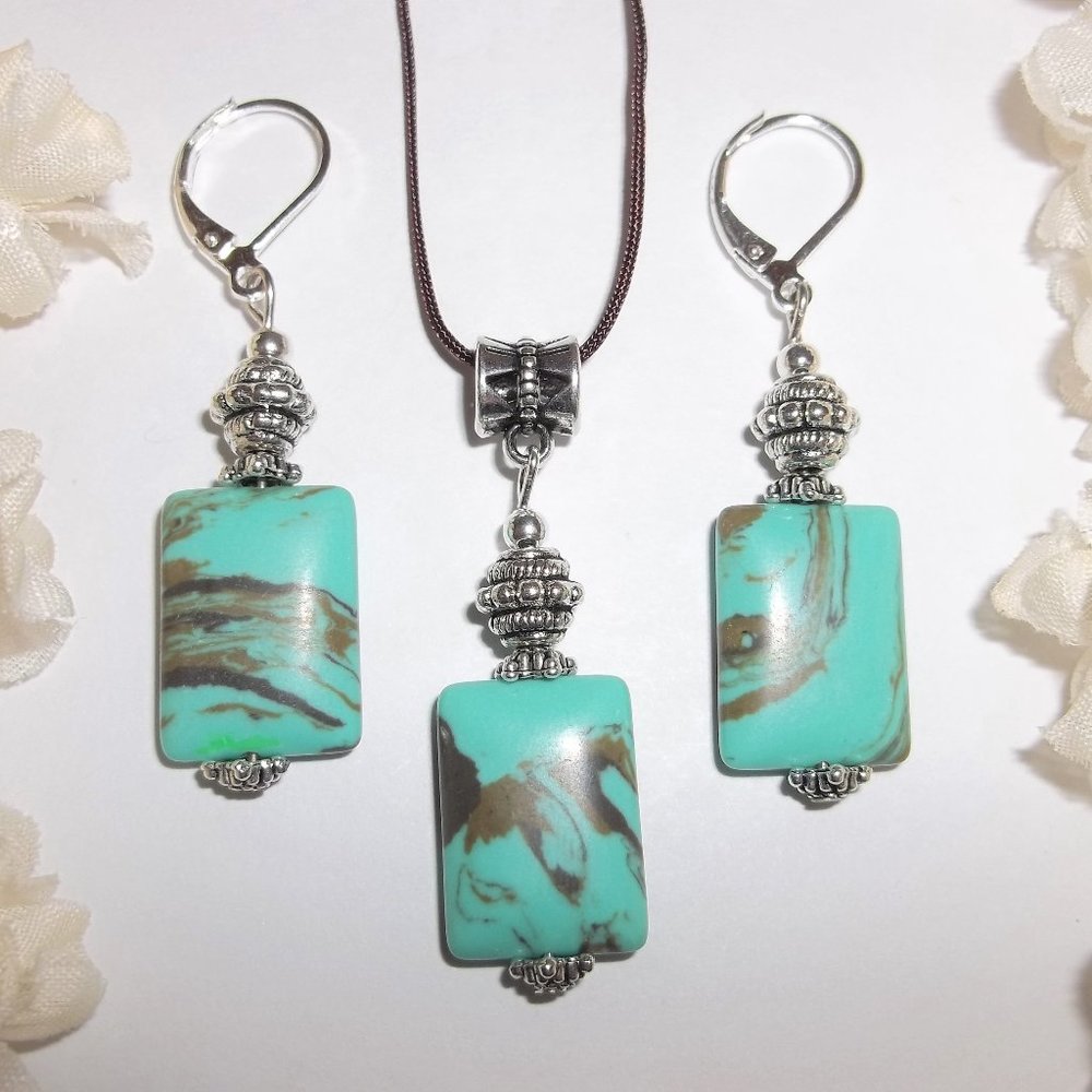 Jewelry Set Earrings & Necklace Gift Idea Handmade Beaded Accessory Lot 6662
